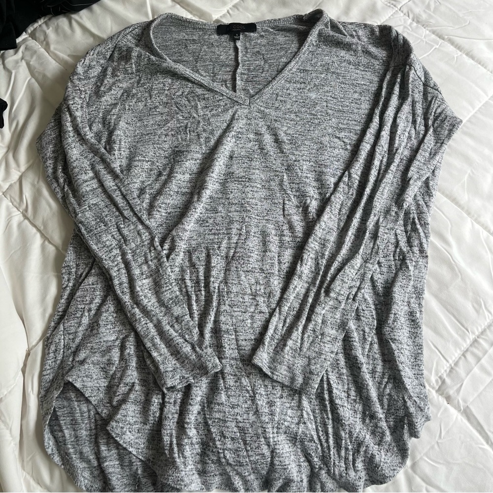 Long sleeve V neck